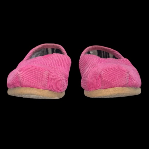 TOMS | Pink Corduroy Classic Slip-On Shoes | W6.5 - Picture 4 of 11